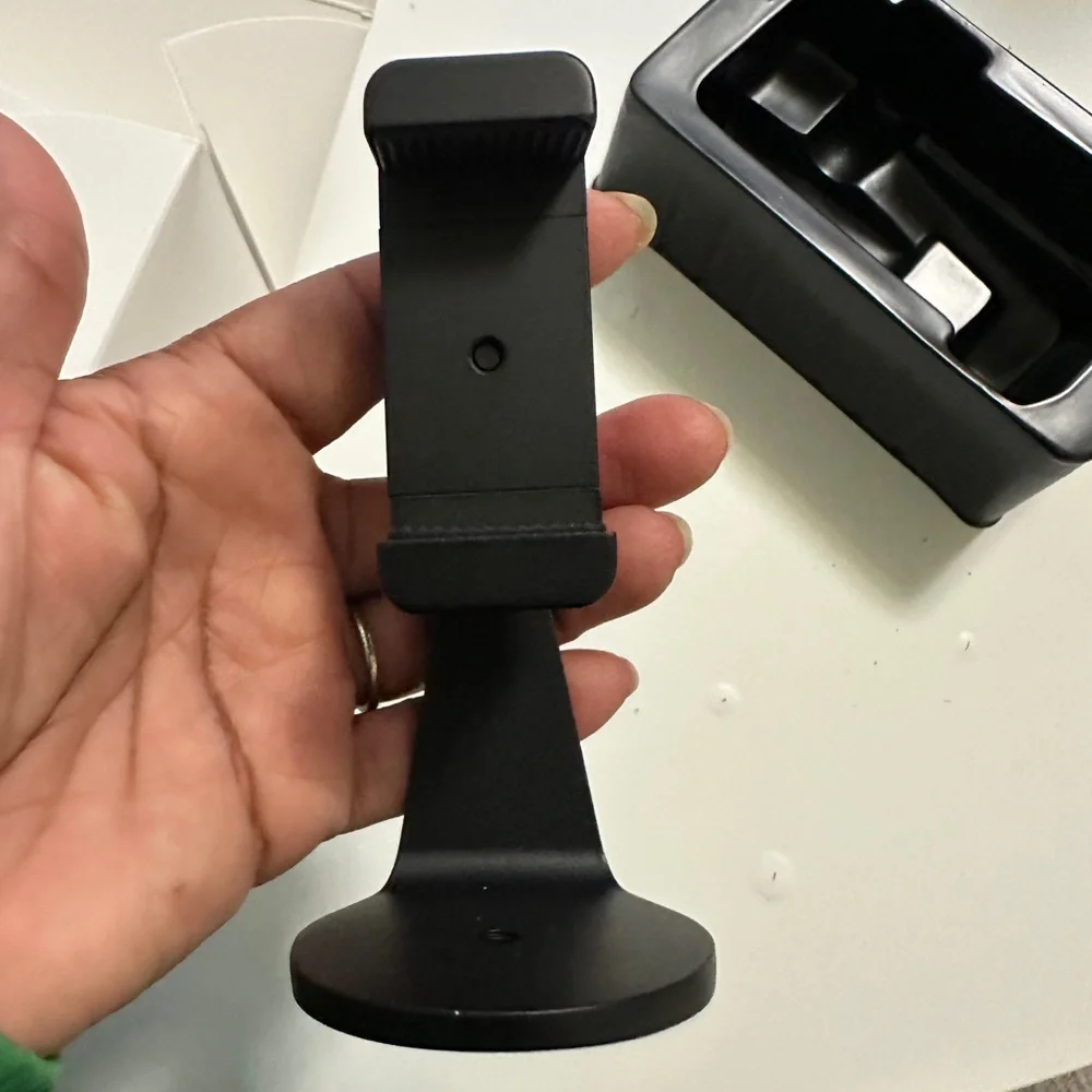 NWT Pivo Smartphone Camera Mount Full Set with Remote, Carrying Case and Cords